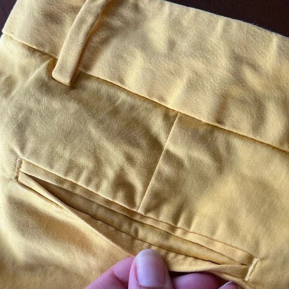 🔵 Banana Republic sz4 bright sunshine yellow shorts - Picture 4 of 8